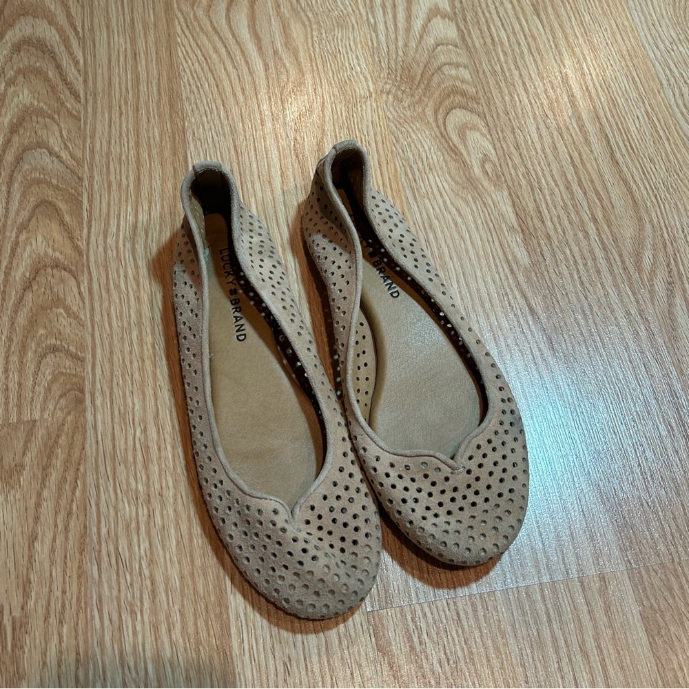 Lucky Brand nude flats